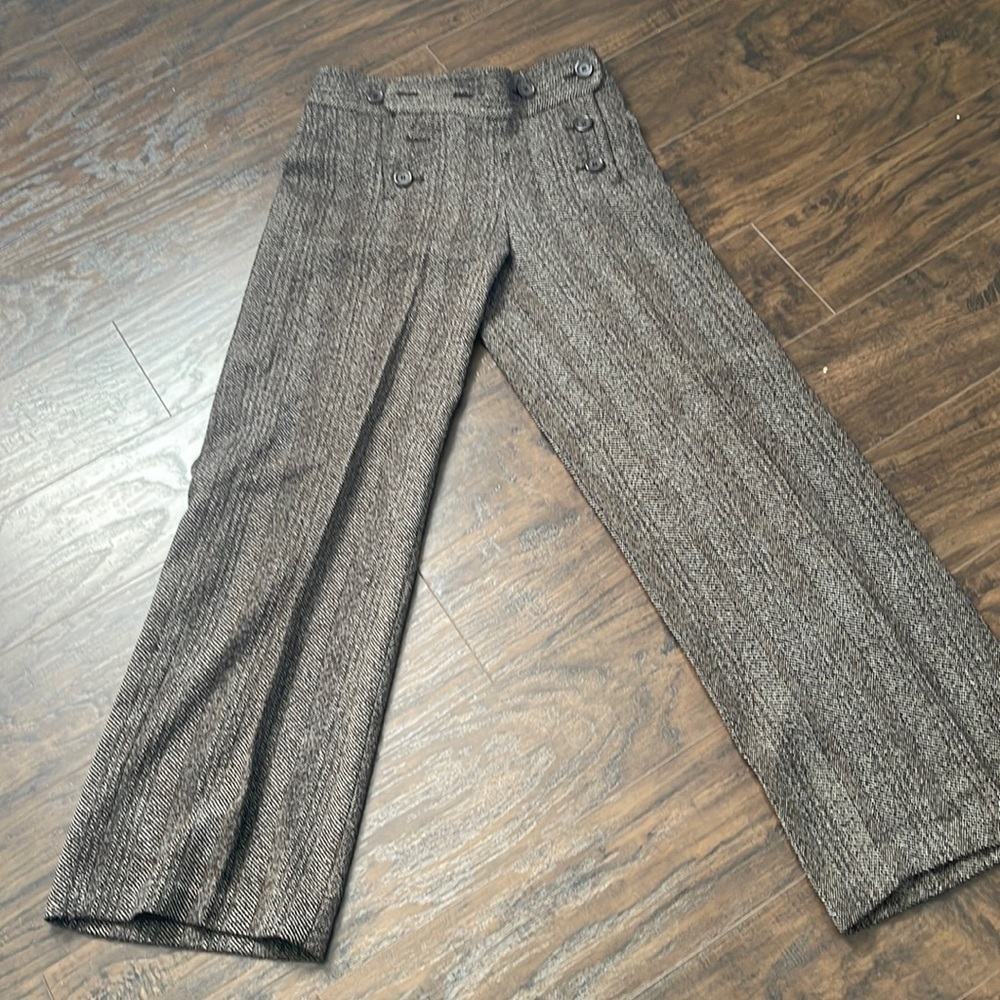 Capri pants